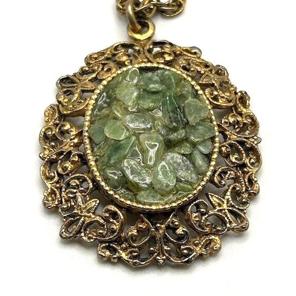Vintage Estate Faux Green Jade Stone Pendant Filigree Gold Tone 24" Necklace - Picture 3 of 8